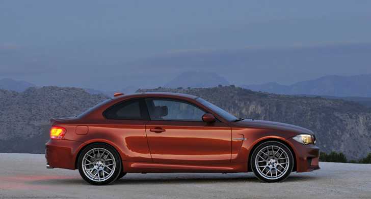 2011 BMW 1 2D COUPE