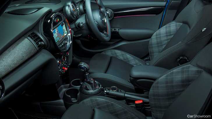 2014 MINI COOPER