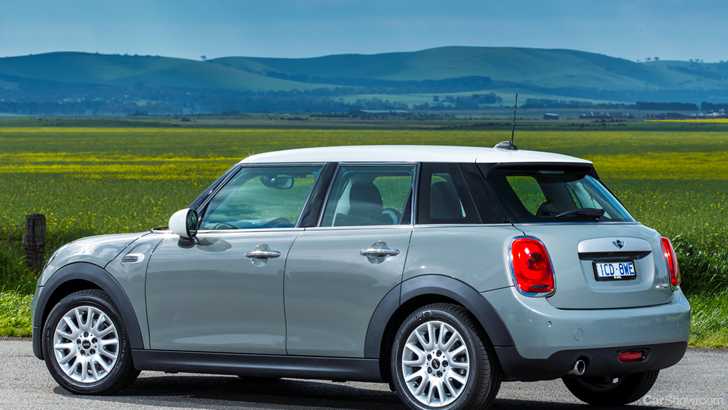 2014 MINI COOPER