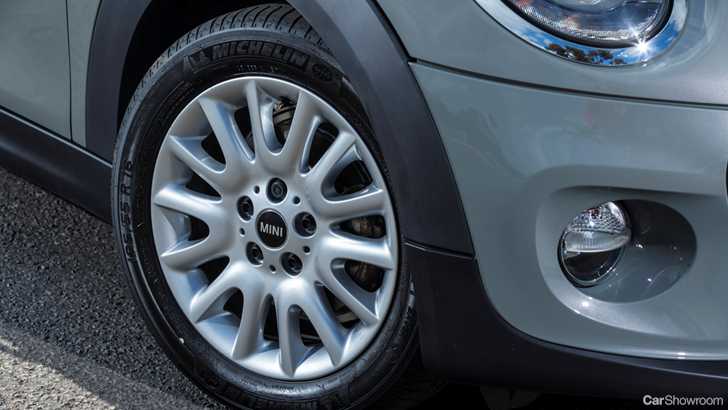 2014 MINI COOPER