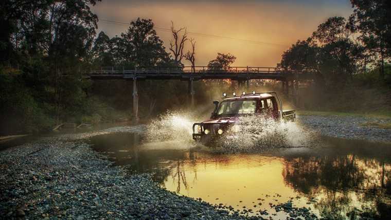 2014 MAHINDRA PIK-UP
