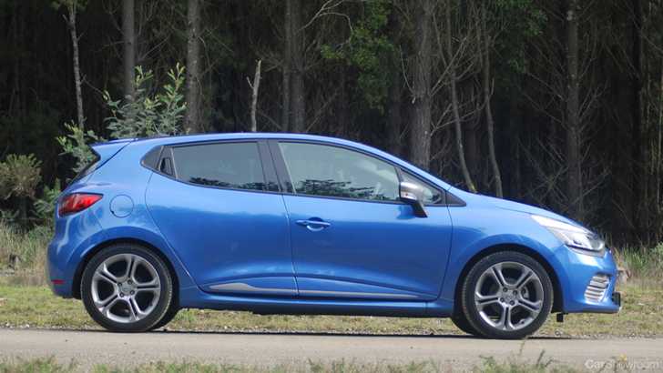 2015 RENAULT CLIO
