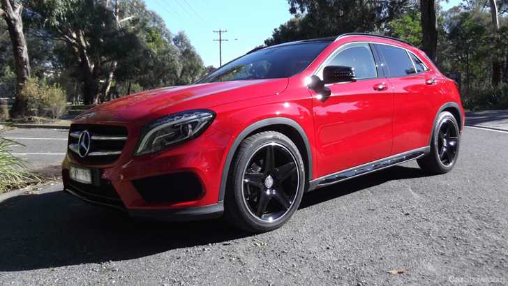 2015 MERCEDES-BENZ GLA 4D WAGON 200 CDI