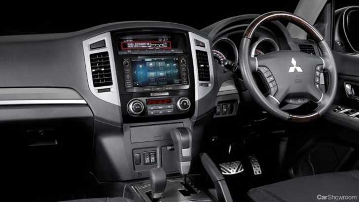 2015 MITSUBISHI PAJERO 4D WAGON
