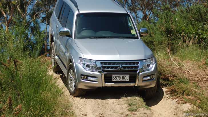 2015 MITSUBISHI PAJERO 4D WAGON