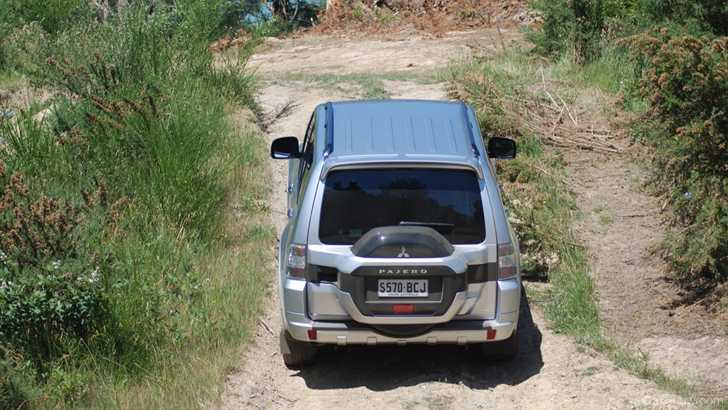 2015 MITSUBISHI PAJERO 4D WAGON
