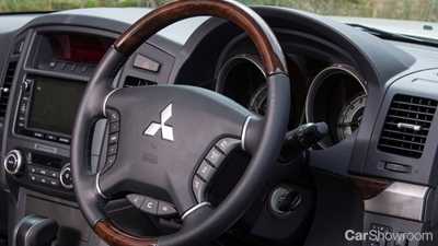 2015 MITSUBISHI PAJERO 4D WAGON