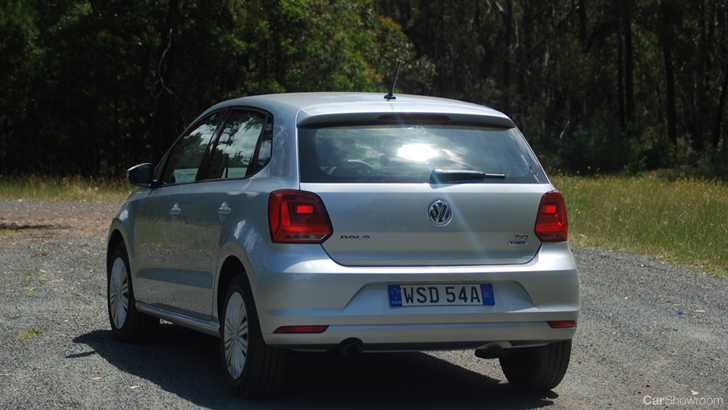 2015 VOLKSWAGEN POLO