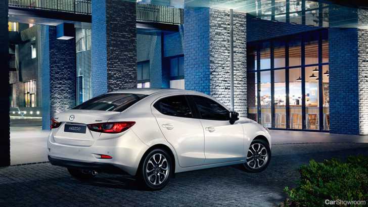 2015 MAZDA MAZDA2