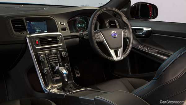 2015 VOLVO S60