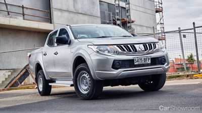 2015 MITSUBISHI TRITON