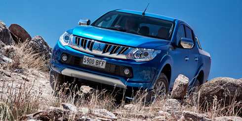 2015 MITSUBISHI TRITON