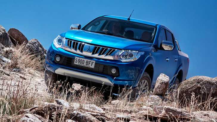 2015 MITSUBISHI TRITON