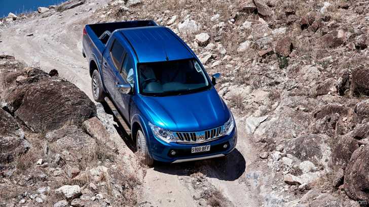 2015 MITSUBISHI TRITON