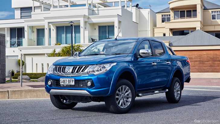 2015 MITSUBISHI TRITON