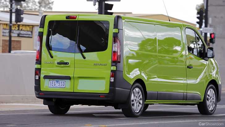 2015 RENAULT TRAFIC 2D VAN