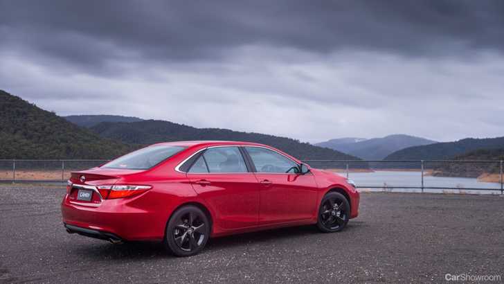 2015 TOYOTA CAMRY
