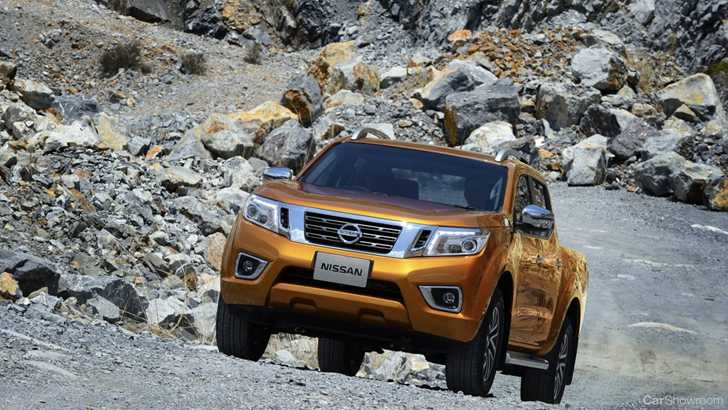2015 NISSAN NAVARA