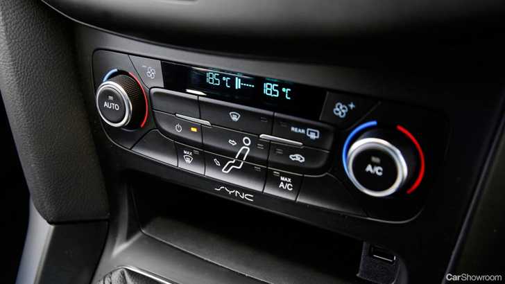 2015 FORD FOCUS 5D HATCHBACK ST
