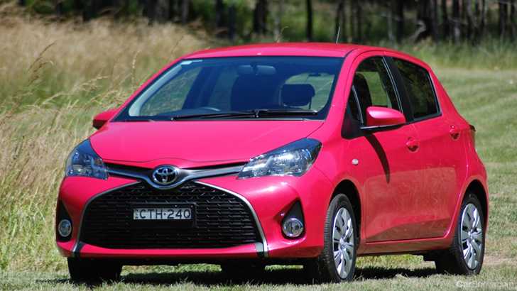 2015 TOYOTA YARIS