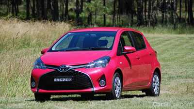 2015 TOYOTA YARIS