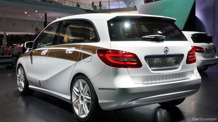 2011 MERCEDES-BENZ B200