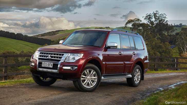 2015 MITSUBISHI PAJERO