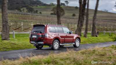 2015 MITSUBISHI PAJERO