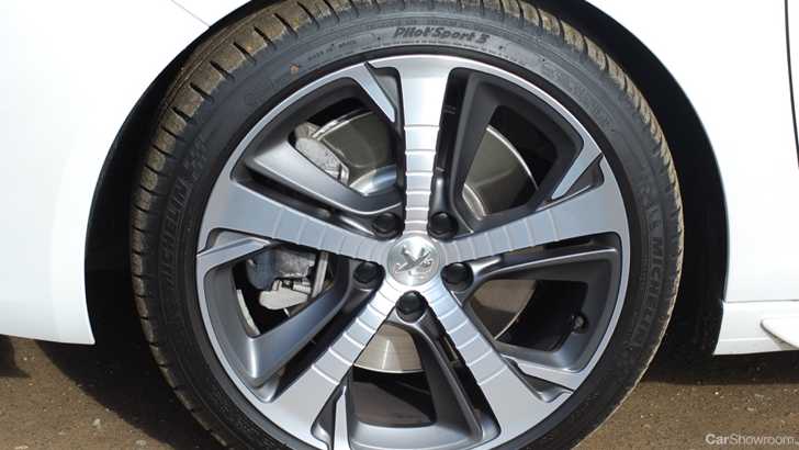 2015 PEUGEOT 308 4D HATCHBACK GT