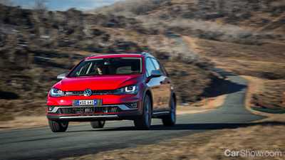 2015 VOLKSWAGEN GOLF 4D WAGON