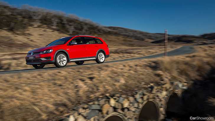 2015 VOLKSWAGEN GOLF 4D WAGON