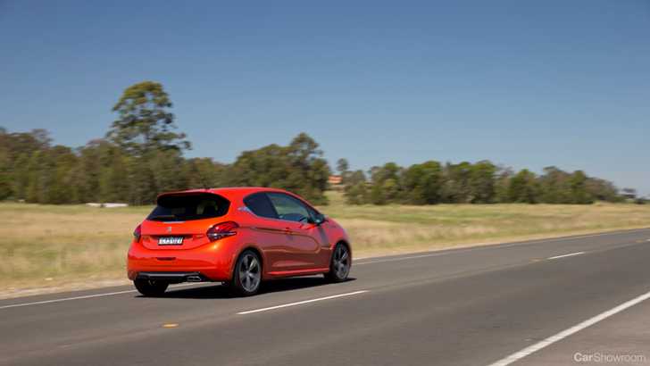 2015 PEUGEOT 208