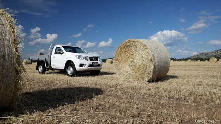 2015 NISSAN NAVARA