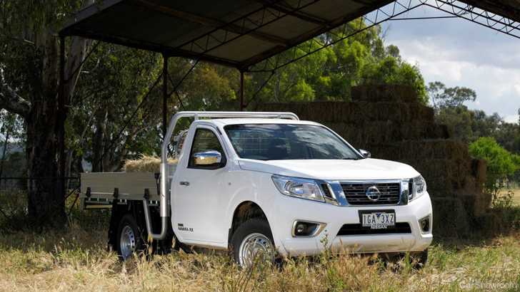 2015 NISSAN NAVARA