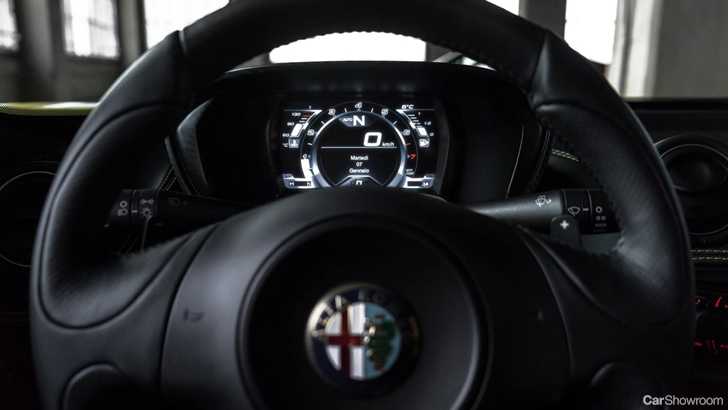 2015 ALFA ROMEO 4C