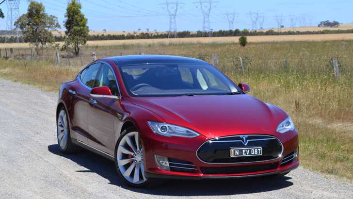 Tesla Model S Could Soon Get 100kWh Battery, Bioweapon Defence Mode