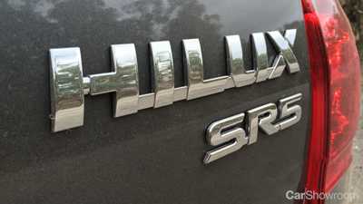 2016 Toyota Hilux SR5 - Full Review