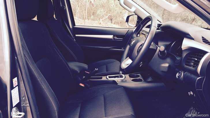 2016 Toyota Hilux SR5 - Full Review