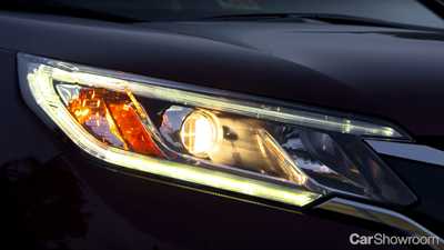IIHS Finds Most New Car Headlights Have Awful Headlights