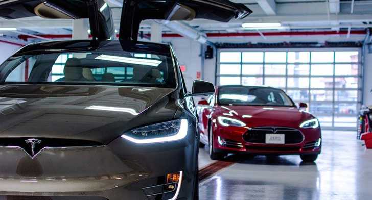 Tesla To Open Shopping Centre Store In Australia