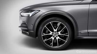 Volvo Reveals V90 Cross Country In Sweden