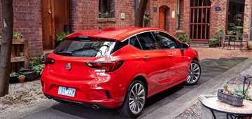 Closer Look At Holden’s Tech-Laden 2017 Astra