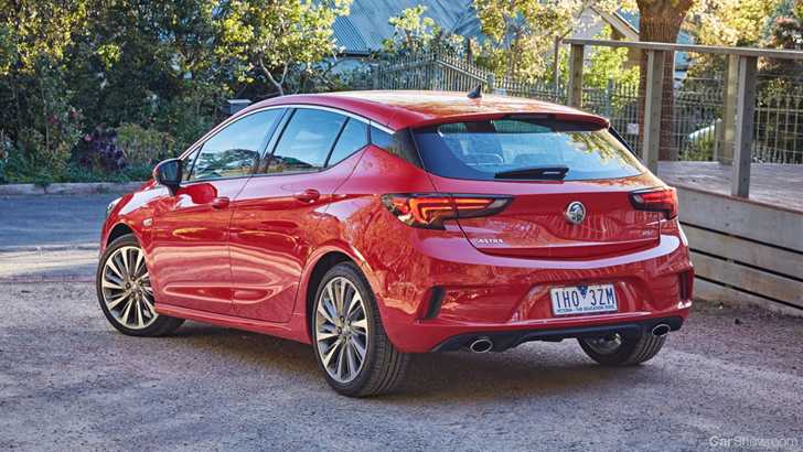 Closer Look At Holden’s Tech-Laden 2017 Astra