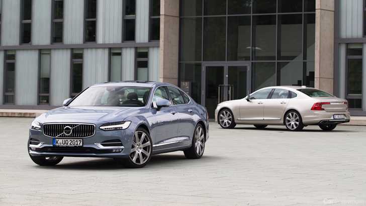 Volvo Introduces 'Red Key' Valet Key Option