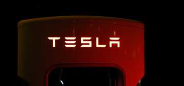 Tesla Hires Apple Software Bigwig To Lead Autopilot
