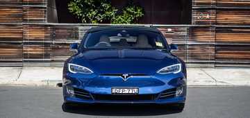 2017 Tesla Model S - Review