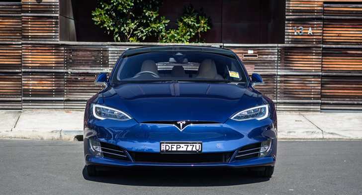 2017 Tesla Model S - Review