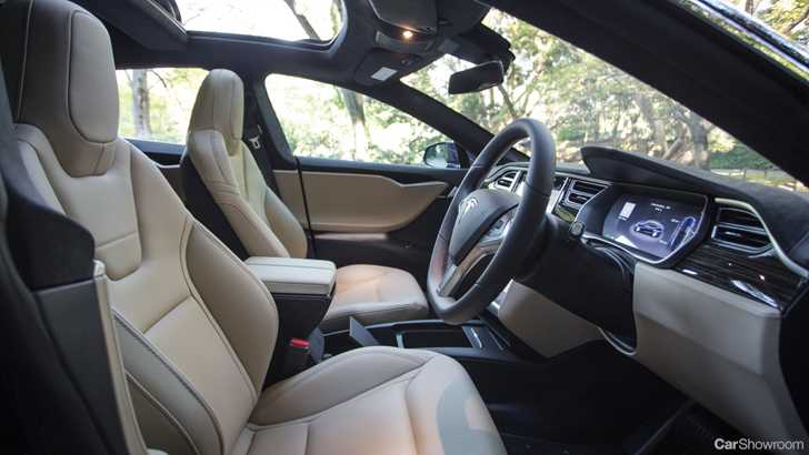 2017 Tesla Model S - Review