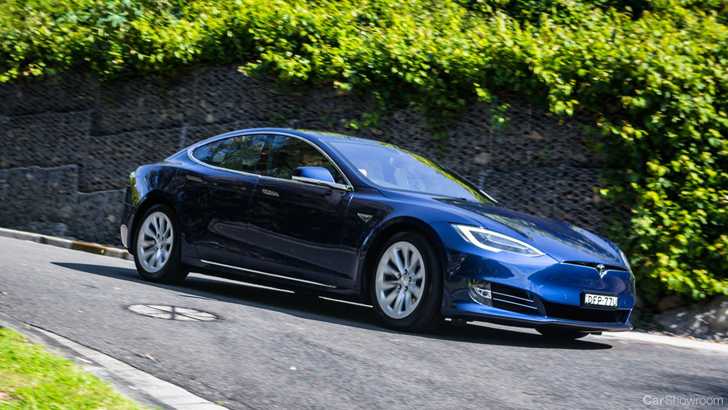 2017 Tesla Model S - Review