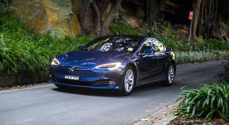 2017 Tesla Model S - Review